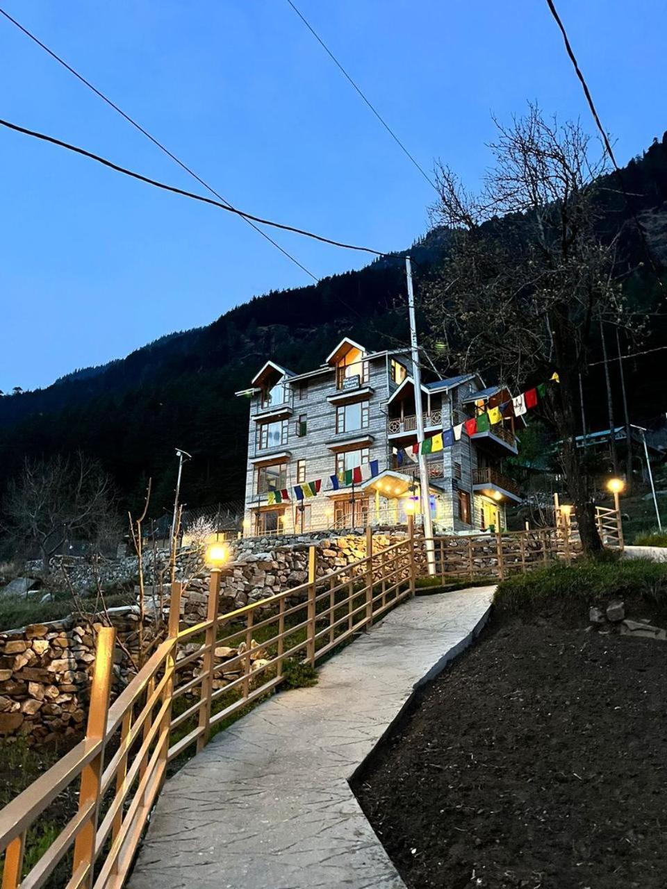 Отель The Rohtang Chalet Манали Экстерьер фото